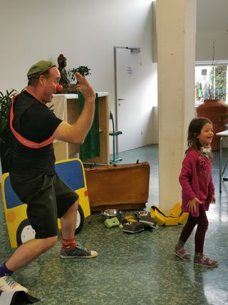 Clown Schlotterhose In Der Fms Freie Montessori Schule Altach